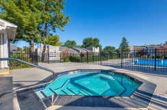 BBQ & Picnic Area, Walk-In Closets, Central Air Conditioning